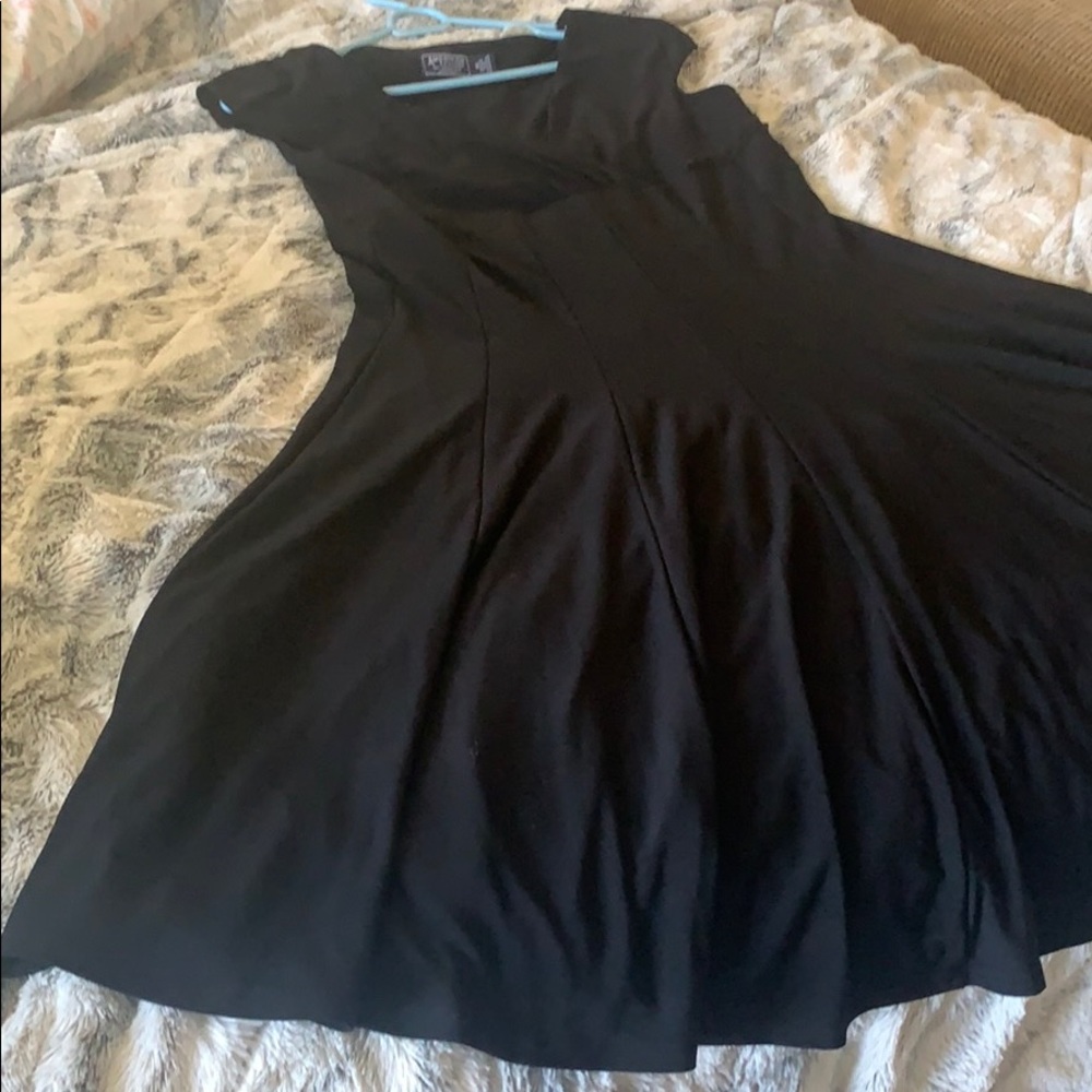 Black American Living Knee Length